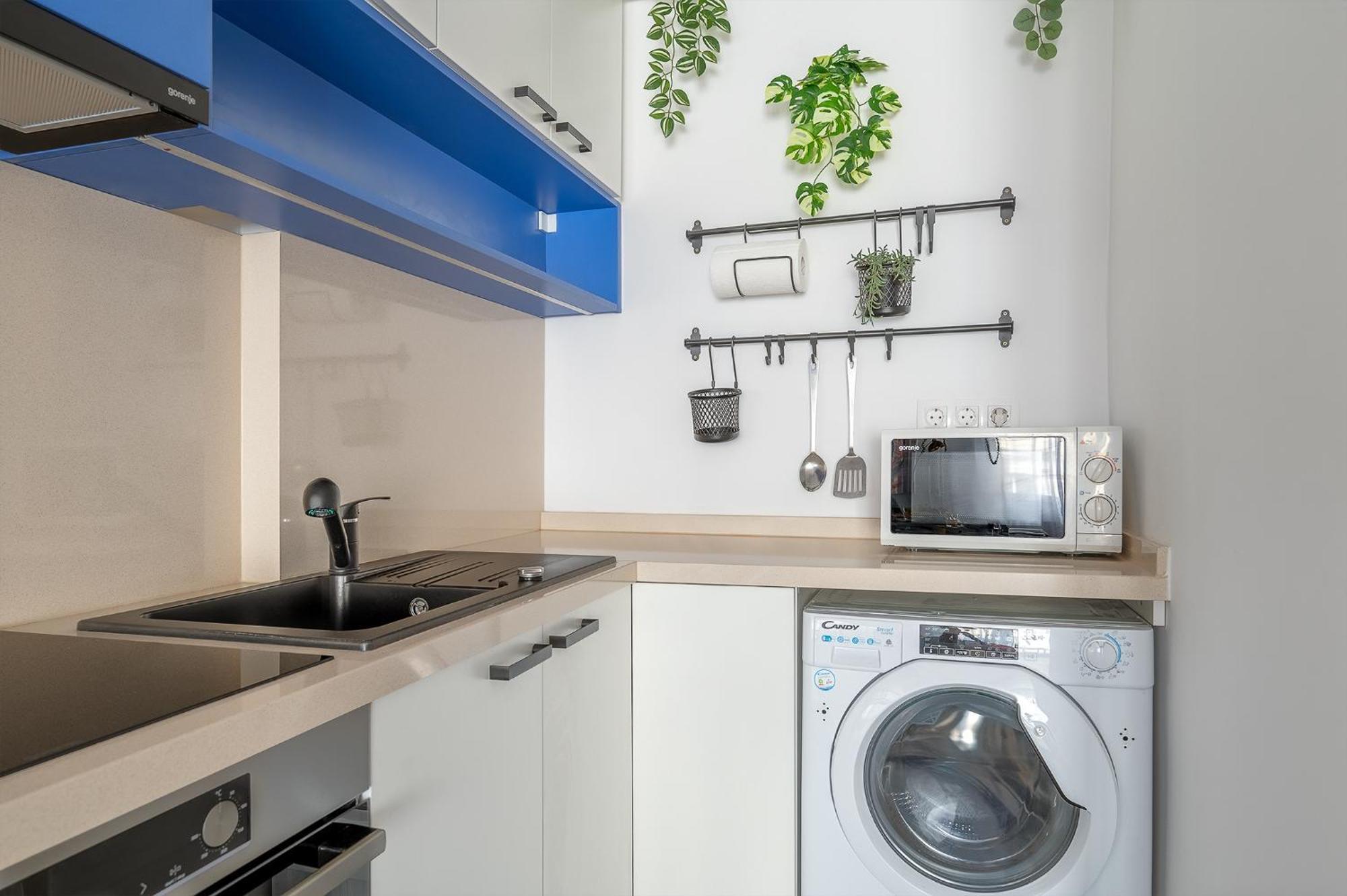 Newly Renovated!!! - Modern 10 Minutes From The Grand Boulevard דירה