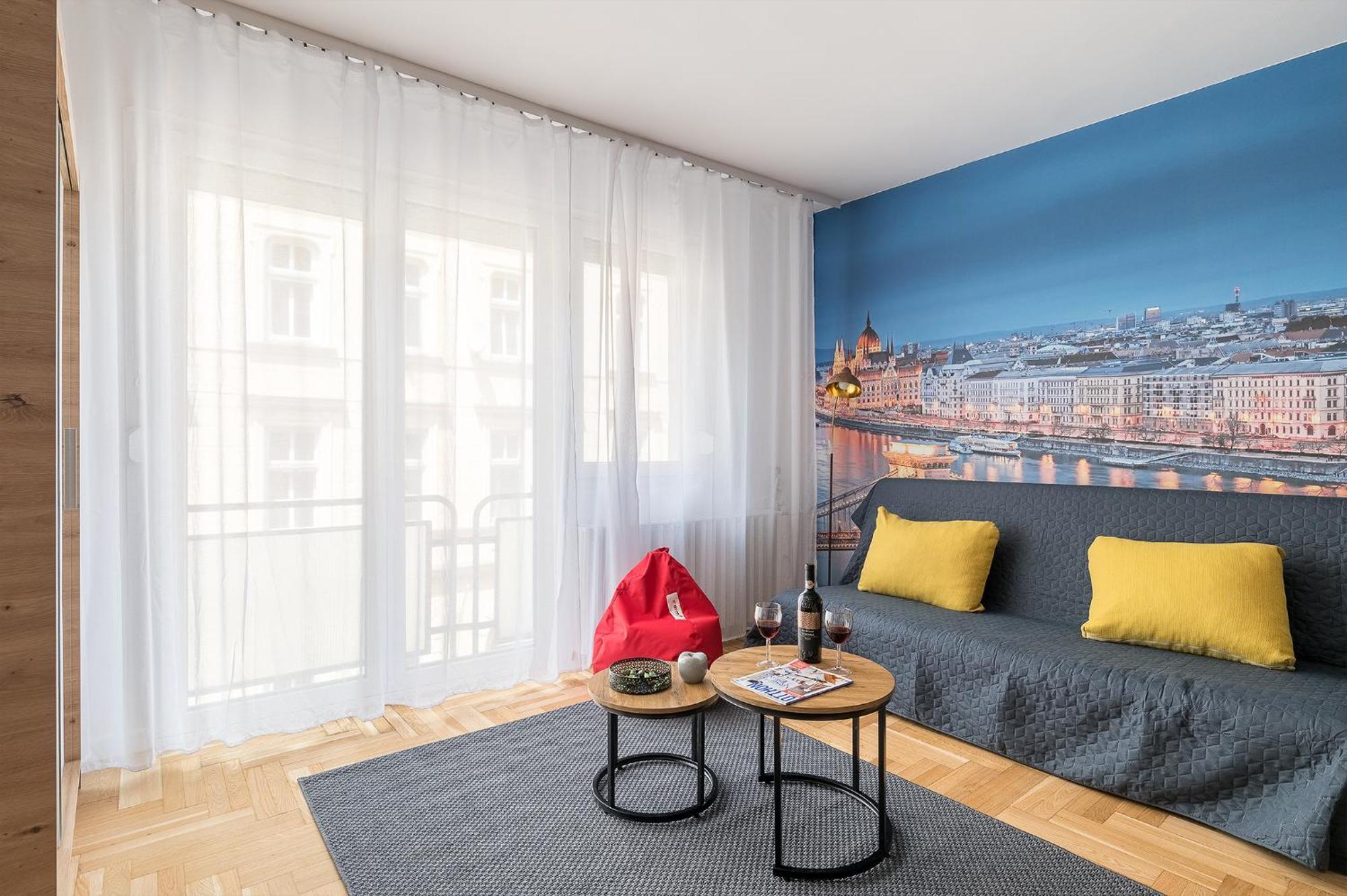 Newly Renovated!!! - Modern 10 Minutes From The Grand Boulevard בודפשט